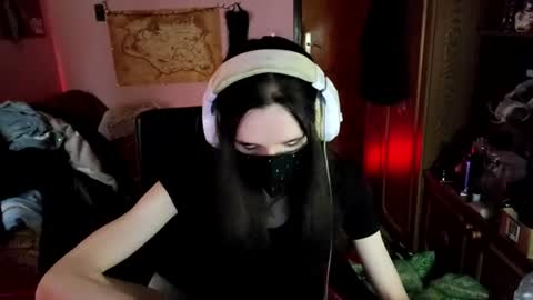 Snapshot of miaowhowl chatting on 06.24.26 Kristien online show from 06.24.26