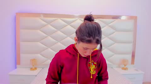 Snapshot of miaqueen021 chatting on 01.25.25 Sweetie Mia online show from 01.25.25