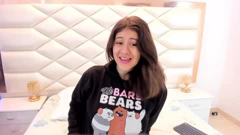 Snapshot of miaqueen021 chatting on 01.30.25 Sweetie Mia online show from 01.30.25