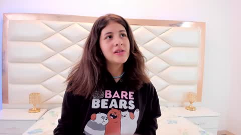 Snapshot of miaqueen021 chatting on 01.30.25 Sweetie Mia online show from 01.30.25