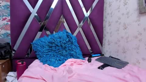 Snapshot of miaquevedo chatting on 02.28.25 Mia Quevedo online show from 02.28.25