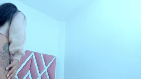 Snapshot of miaquevedo chatting on 10.04.25 Mia Quevedo online show from 10.04.25