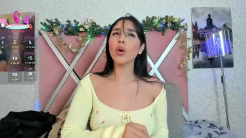 Snapshot of miaquevedo chatting on 12.19.25 Mia Quevedo online show from 12.19.25