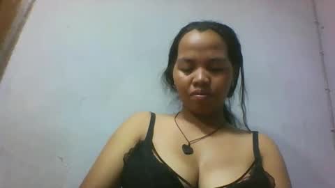 Snapshot of miarii chatting on 05.19.26 miarii online show from 05.19.26