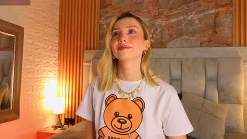 Snapshot of miaroldan chatting on 11.14.25 miaroldan online show from 11.14.25