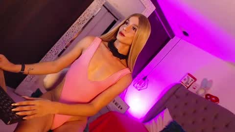 Mia Romanove online show from 06.13.26