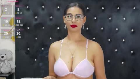 Snapshot of miaryder29 chatting on 10.27.25 Mia online show from 10.27.25