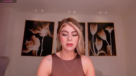 Snapshot of miasilvax chatting on 06.16.26 Mia Silva online show from 06.16.26
