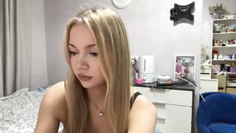 Snapshot of miasuszynski chatting on 03.22.26 Milana online show from 03.22.26