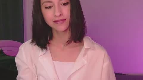 Mia online show from 09.18.25