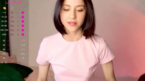 Snapshot of miasweetashoney chatting on 11.05.25 Mia online show from 11.05.25