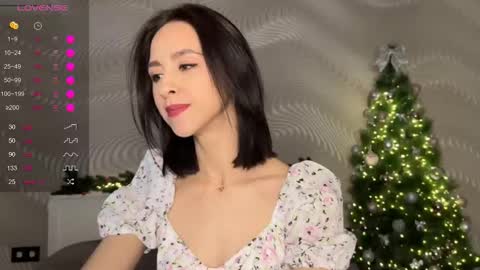 Snapshot of miasweetashoney chatting on 01.09.26 Mia online show from 01.09.26