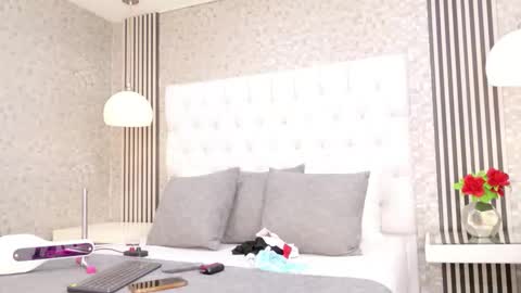 Mia Sweetth online show from 02.03.26