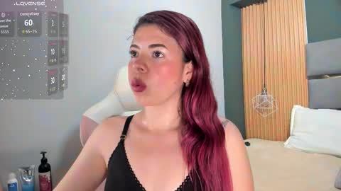 Snapshot of miatorres4 chatting on 03.17.26 miatorres4 online show from 03.17.26