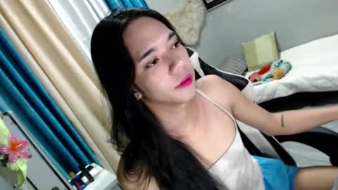 Mia online show from 01.08.25