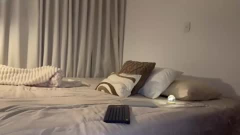 Mia online show from 02.26.26