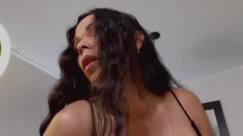 Mia online show from 02.05.25