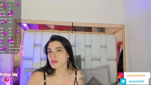 Mia Villalobos online show from 12.24.24