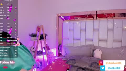 Mia Villalobos online show from 12.24.24