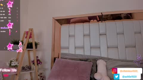 Mia Villalobos online show from 01.07.25