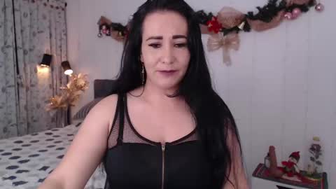 Mia Wilson online show from 12.02.24