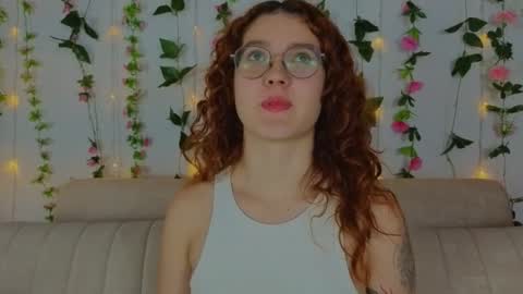 Mia Winx  online show from 09.28.25