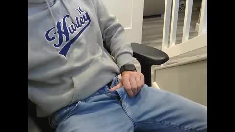 Snapshot of mic6969mic chatting on 11.19.25 mic6969mic online show from 11.19.25