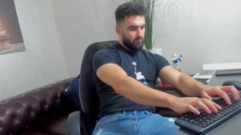 Snapshot of micahlane chatting on 10.28.25 MicahLane online show from 10.28.25