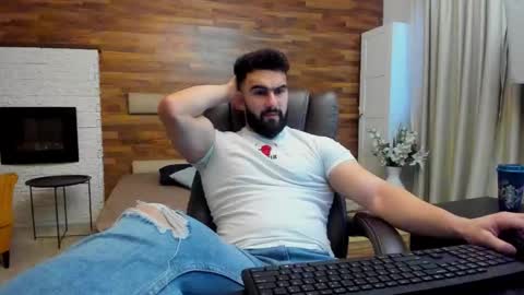 Snapshot of micahlane chatting on 11.24.25 MicahLane online show from 11.24.25