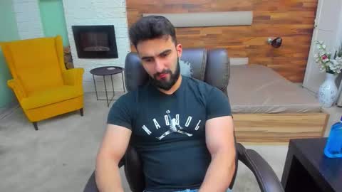 Snapshot of micahlane chatting on 12.19.25 MicahLane online show from 12.19.25