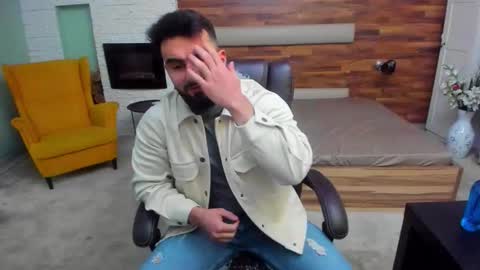 Snapshot of micahlane chatting on 12.22.25 MicahLane online show from 12.22.25