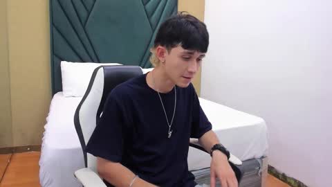 Snapshot of michaeel_blue chatting on 10.25.25 Michael online show from 10.25.25