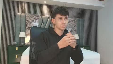 Snapshot of michaeel_blue chatting on 01.07.26 Michael online show from 01.07.26