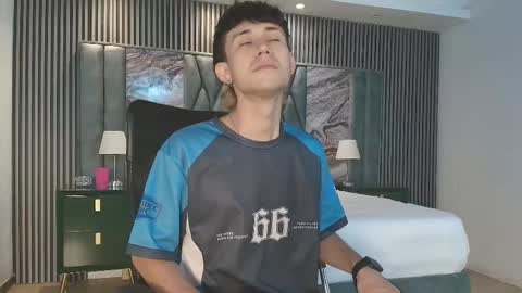 Snapshot of michaeel_blue chatting on 01.10.26 Michael online show from 01.10.26