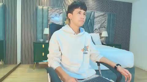 Snapshot of michaeel_blue chatting on 01.18.26 Michael online show from 01.18.26