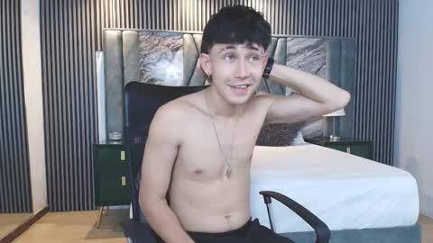 Snapshot of michaeel_blue chatting on 02.06.26 Michael online show from 02.06.26