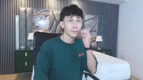 Snapshot of michaeel_blue chatting on 02.08.26 Michael online show from 02.08.26