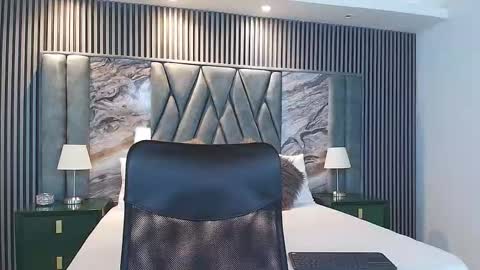 Snapshot of michaeel_blue chatting on 02.11.26 Michael online show from 02.11.26