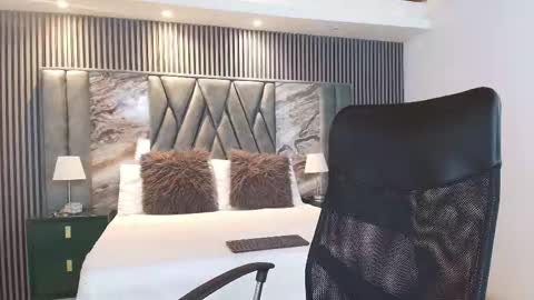 Snapshot of michaeel_blue chatting on 02.26.26 Michael online show from 02.26.26