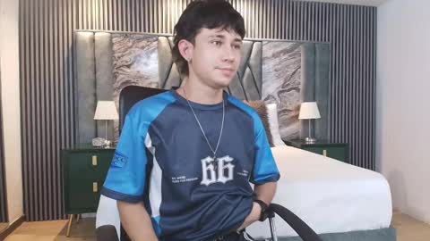 Snapshot of michaeel_blue chatting on 03.05.26 Michael online show from 03.05.26