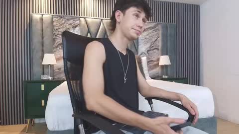 Snapshot of michaeel_blue chatting on 03.07.26 Michael online show from 03.07.26