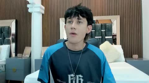 Snapshot of michaeel_blue chatting on 03.12.26 Michael online show from 03.12.26