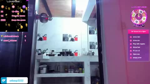 michael independent model  online show from 01.22.25