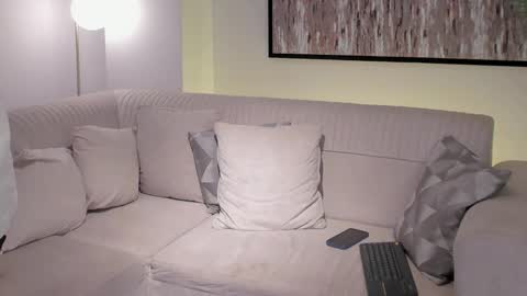 Michael Salens independent model online show from 02.10.25