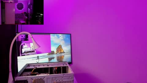 Snapshot of michael_wolfborn chatting on 12.04.24 Michael online show from 12.04.24