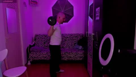 Snapshot of michael_wolfborn chatting on 03.04.25 Michael online show from 03.04.25