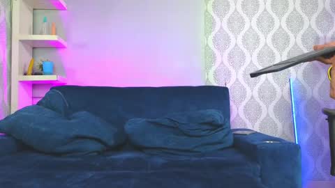 Snapshot of michaell_twink chatting on 12.19.24 Michaell online show from 12.19.24