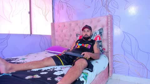 Snapshot of michaell_twink chatting on 01.09.25 Michaell online show from 01.09.25