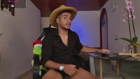 Snapshot of michel_g22 chatting on 03.16.26 michel g22 online show from 03.16.26