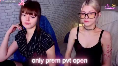 Snapshot of michelewild chatting on 03.18.26 Michele online show from 03.18.26